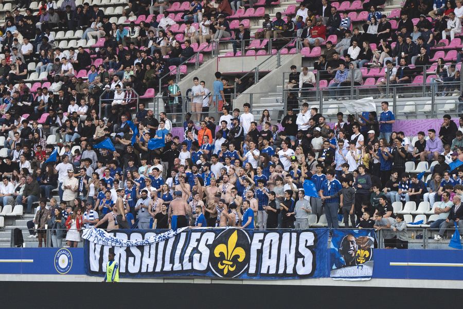 Tribune en fusion — FC Versailles — Stade Jean Bouin