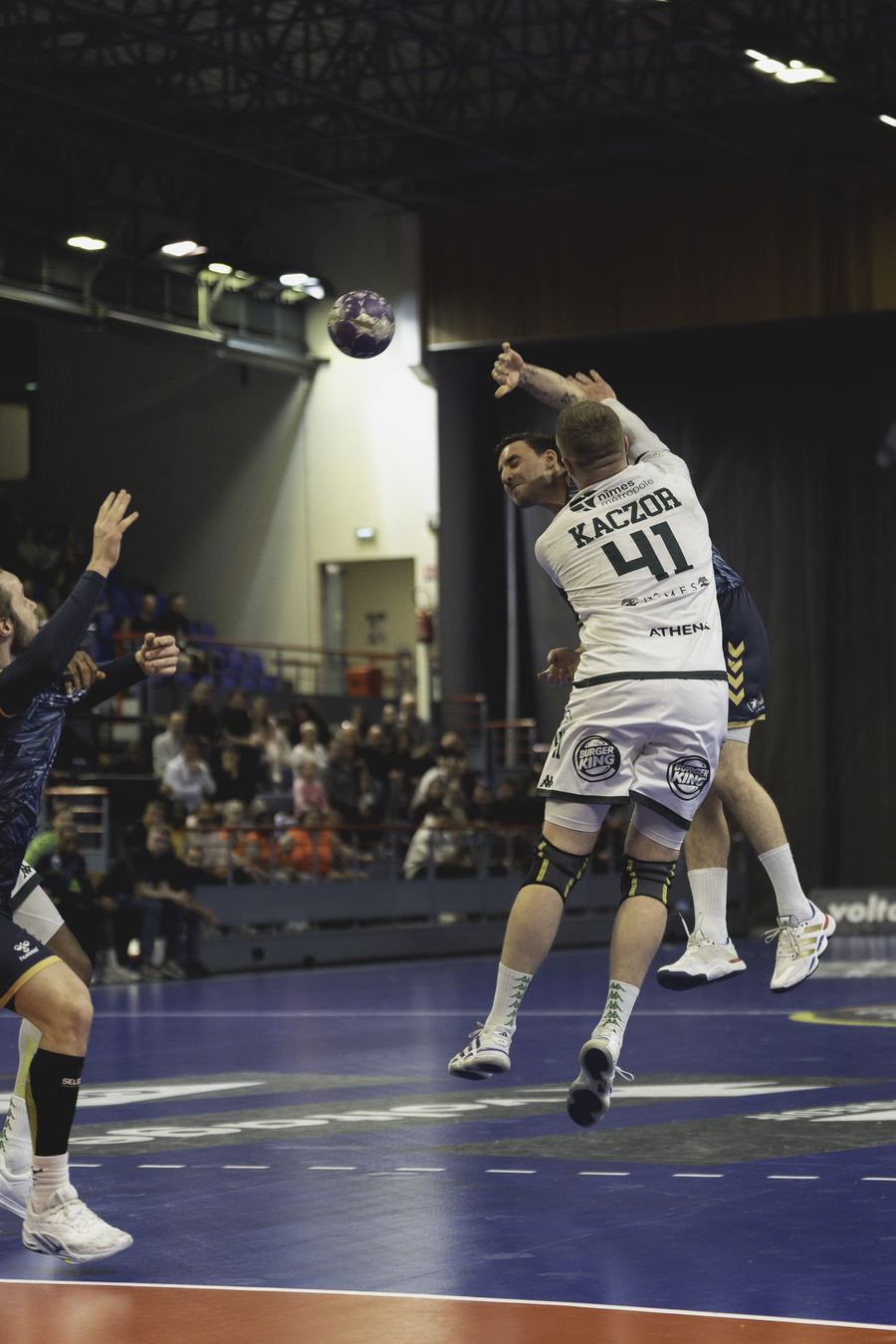 Duel au tir — Palais des Sports R. Oubron, Créteil